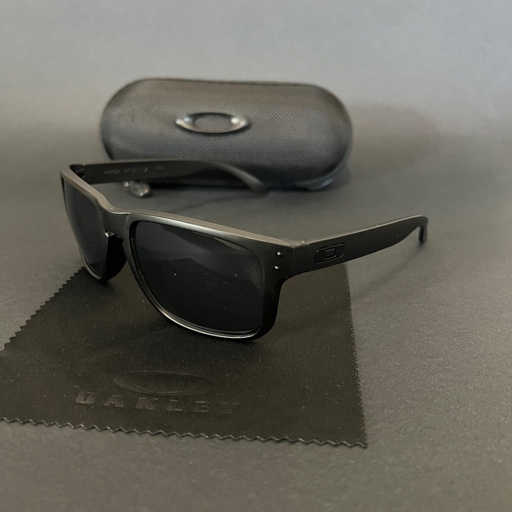 Oakley Holbrook Black Matte Frame 9102 - Picture 4 of 7